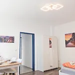 Urlaubsmagie - Felsenfreund - Sauna & Saisonaler Pool Apartment