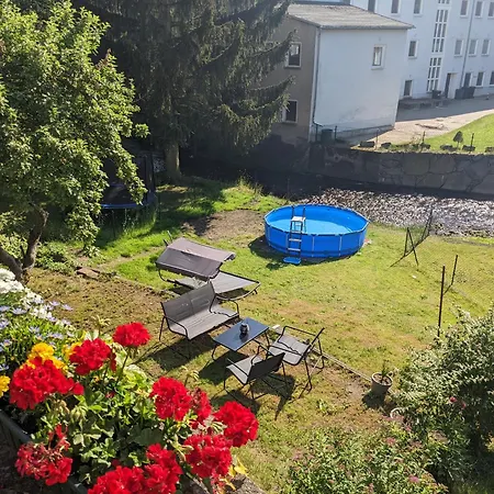 Apartment F0 - Urlaubsmagie - Kleine Voll Ausgestattete Mit Gemeinschaftsgarten, -pool & -sauna Sebnitz