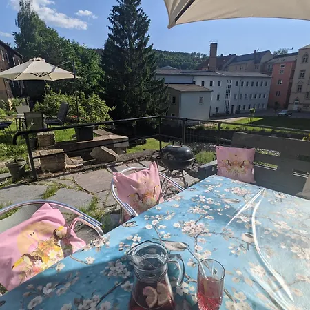Apartment F0 - Urlaubsmagie - Kleine Voll Ausgestattete Mit Gemeinschaftsgarten, -pool & -sauna Sebnitz