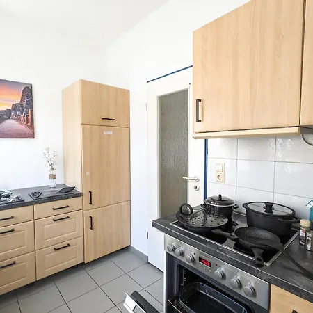 Apartment F0 - Urlaubsmagie - Kleine Voll Ausgestattete Mit Gemeinschaftsgarten, -pool & -sauna Sebnitz