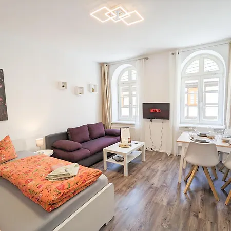 Apartamento F0 - Urlaubsmagie - Kleine Voll Ausgestattete Mit Gemeinschaftsgarten, -pool & -sauna *